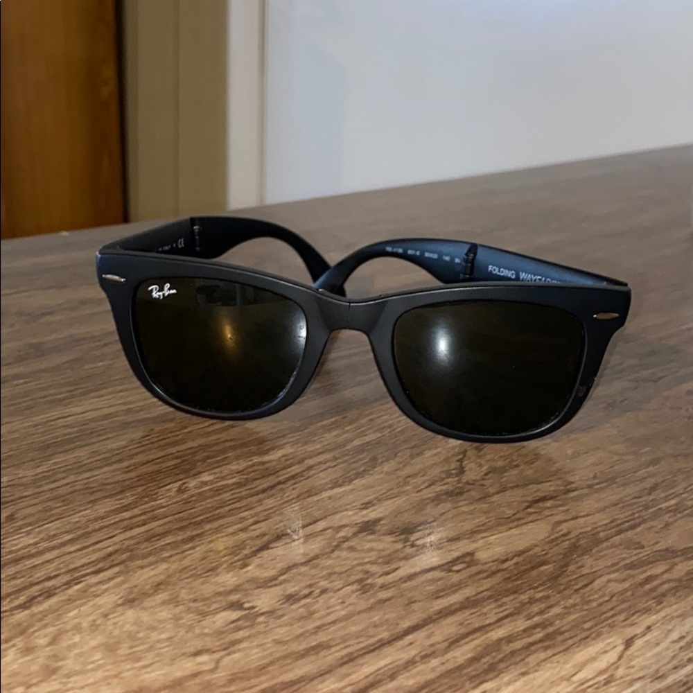 RAY-BAN FOLDING WAYFARERS